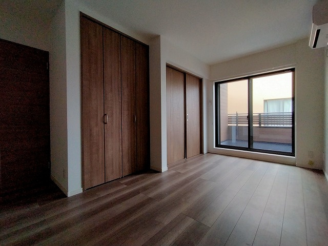 神戸市兵庫区熊野町２丁目のアパートの居間・リビング