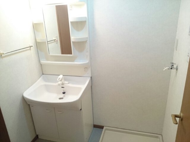 明るい洗面所です