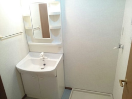 明るい洗面所です