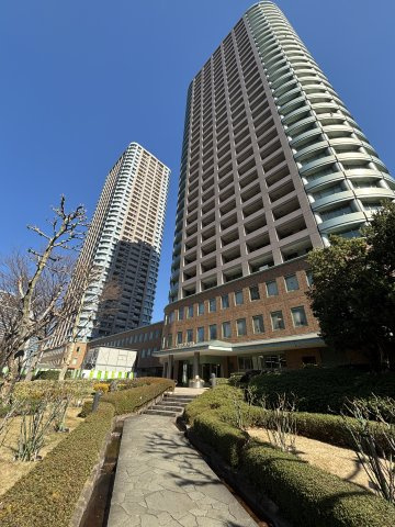 シティフロントタワーの外観