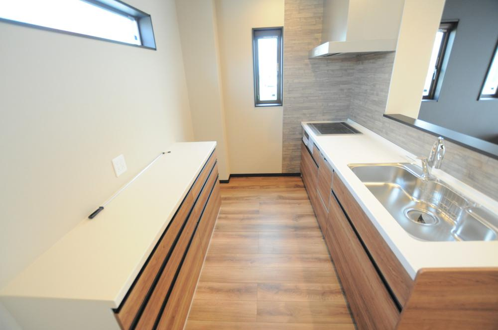 大平町下皆川　新築戸建1のキッチン