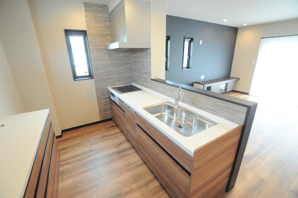 大平町下皆川　新築戸建1のキッチン