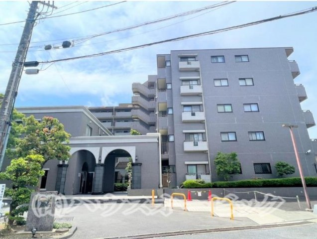 パデシオン宇治木幡（専用庭・南向き・リノベーション天然木の香りの家・・１階）の外観