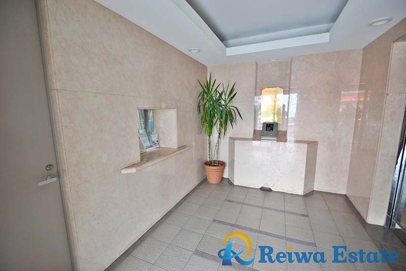 サーパス茅ヶ崎のエントランス