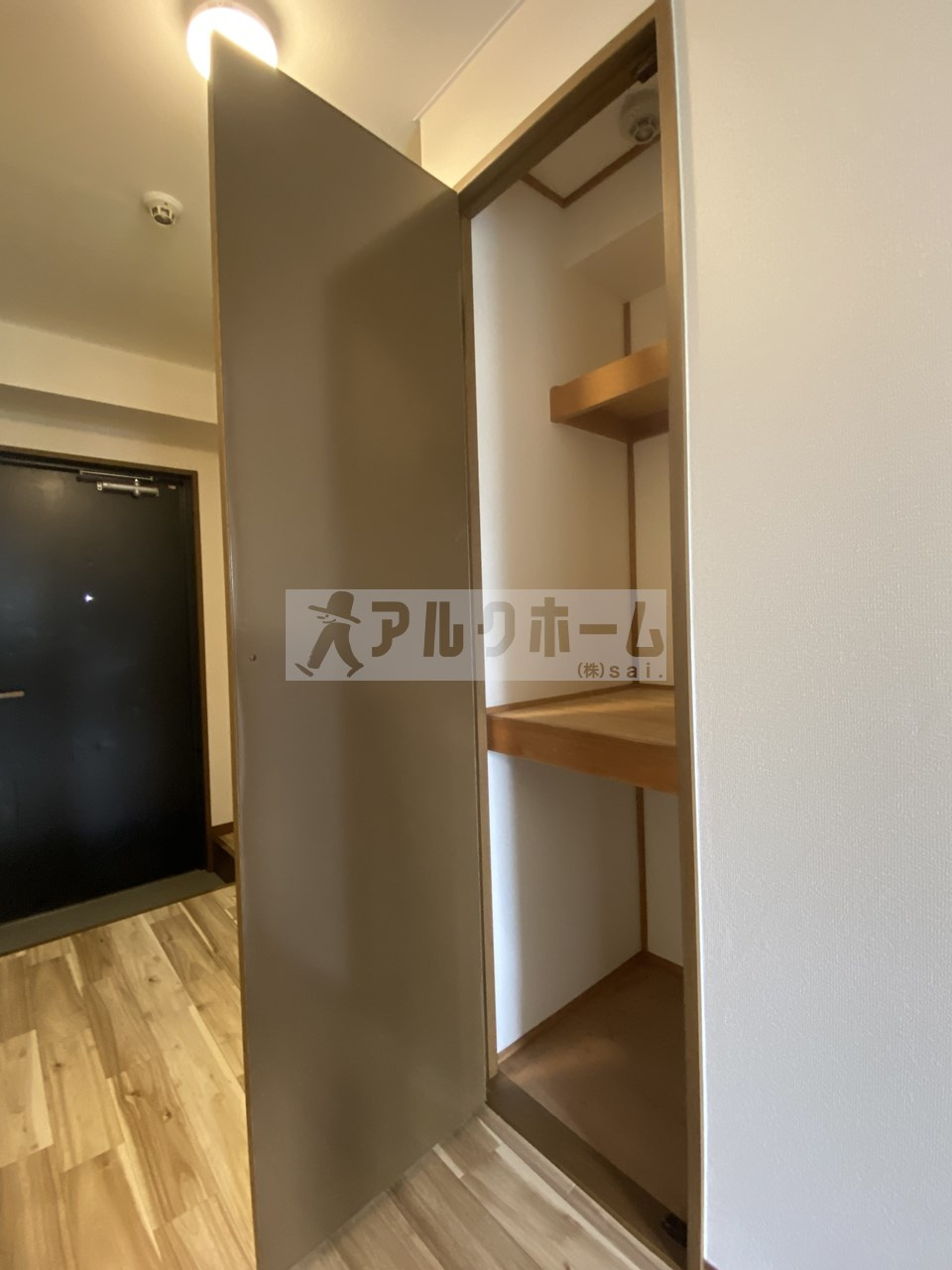 ウイングの収納