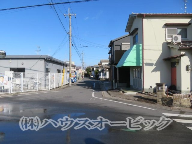 宇治市 伊勢田町ウトロ 土地（条件なし・角地・24坪）の前面道路含む現地写真