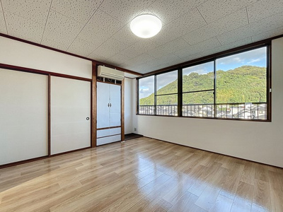 【居間・リビング】 | よこいビックガーデンビル