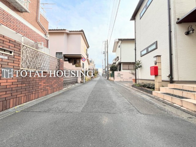 【前面道路含む現地写真】 | 西東京市芝久保町4丁目　中古戸建　全1棟