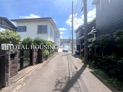 【前面道路含む現地写真】 | 調布市菊野台2丁目　売地　全1区画