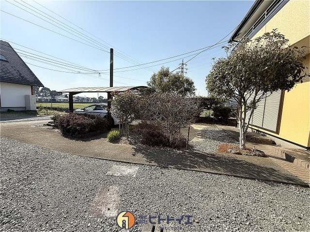 筑後市鶴田中古住宅の駐車場