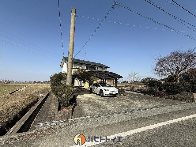 筑後市鶴田中古住宅の駐車場