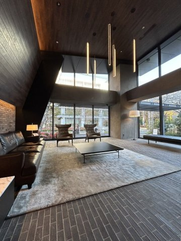 新宿区百人町３丁目の賃貸マンションのロビー