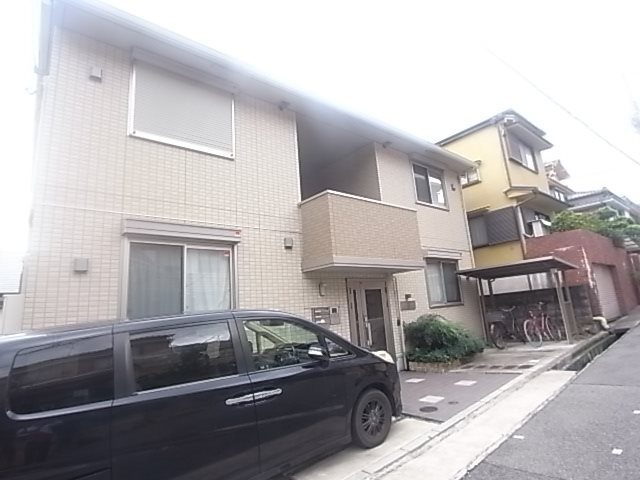 神戸市灘区国玉通３丁目のアパート