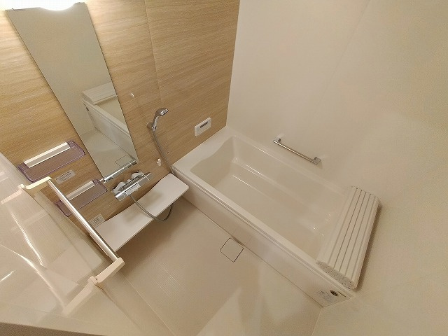 神戸市兵庫区金平町２丁目のアパートの浴室|追い焚き機能付き