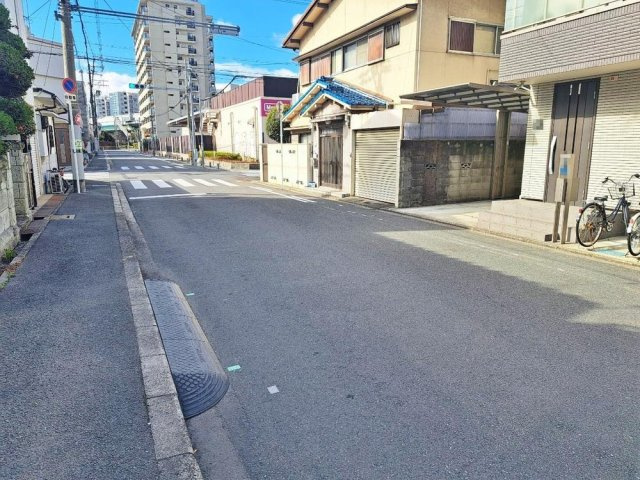 梅町　中古一戸建ての前面道路含む現地写真|■物件内覧・資金計画相談・住宅ローン相談、リフォーム相談、お問合せ受付中■
※当日・翌日のご内覧、ご相談はお電話でのお問合せがスムーズです！