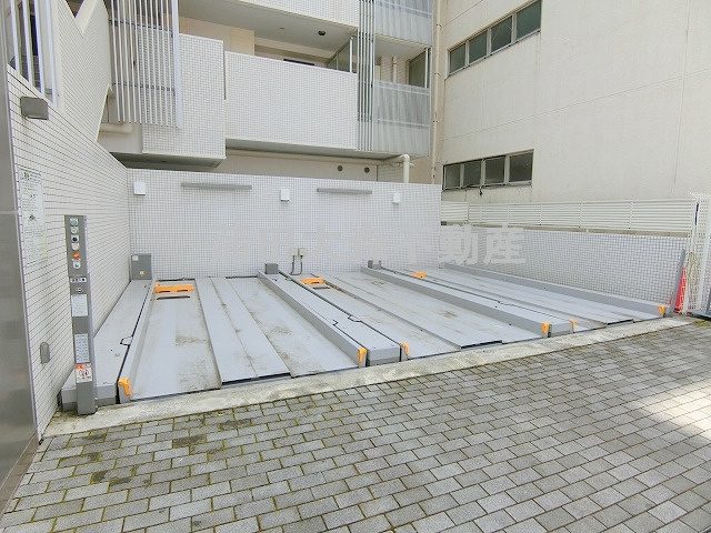 コスモヴィータ蒲田アイリススクエアの駐車場|敷地内機械式駐車場　空き状況等詳細はお問合せください。