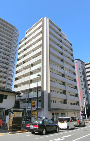 コスモヴィータ蒲田アイリススクエアの外観|2007年2月築　RC鉄筋コンクリート造地上12階建て総戸数45戸の分譲賃貸マンション　東京都大田区蒲田3丁目　JR京浜東北線蒲田駅と京浜急行本線京急蒲田駅利用可能な便利な立地