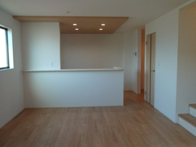 【居間・リビング】 | 川越市宮元町　4LDK+カースペース2台+WIC+フリースペース　新築戸建て