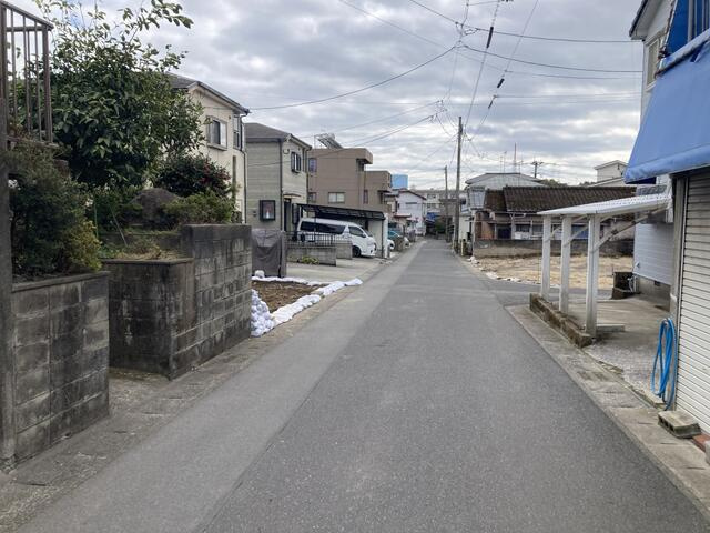 【前面道路含む現地写真】