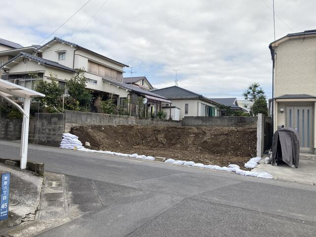 【前面道路含む現地写真】