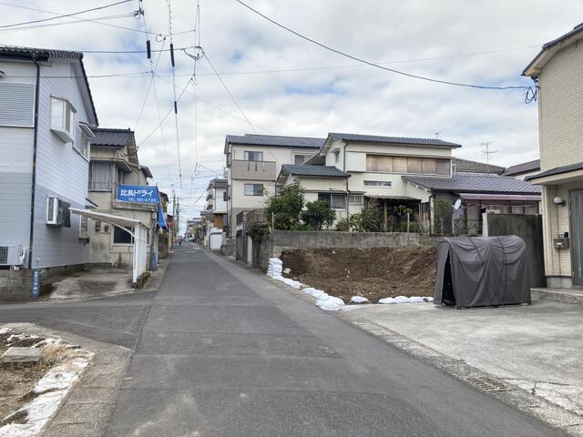 【前面道路含む現地写真】