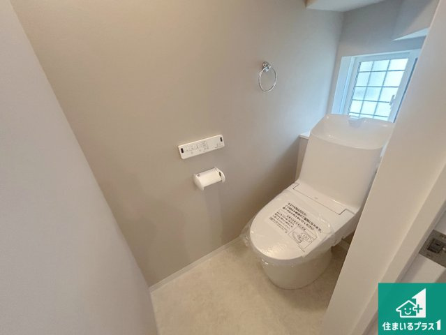 西宮市生瀬高台　未入居のトイレ|1・2階の2ヶ所にあるので、朝の忙しい時間の順番待ちもなく、深夜の利用にも大変便利です。