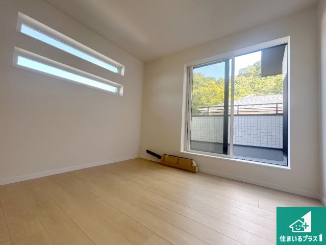 西宮市生瀬高台　未入居の洋室|シンプルな洋室は、自分好みのインテリアが楽しめます♪ご家族とインテリアや家具を選びに行くのは新築購入時の醍醐味の一つです。ぜひお楽しみください♪