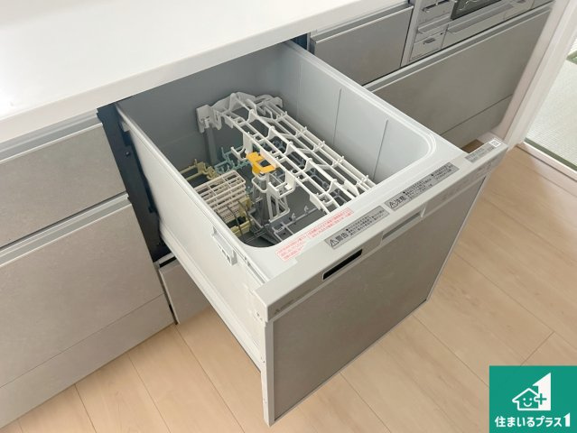 西宮市生瀬高台　未入居の設備|食事後の一仕事、食器洗いをボタン一つでお任せできちゃいます！場所を取らないビルトイン式なので、お料理スペースもしっかり確保！