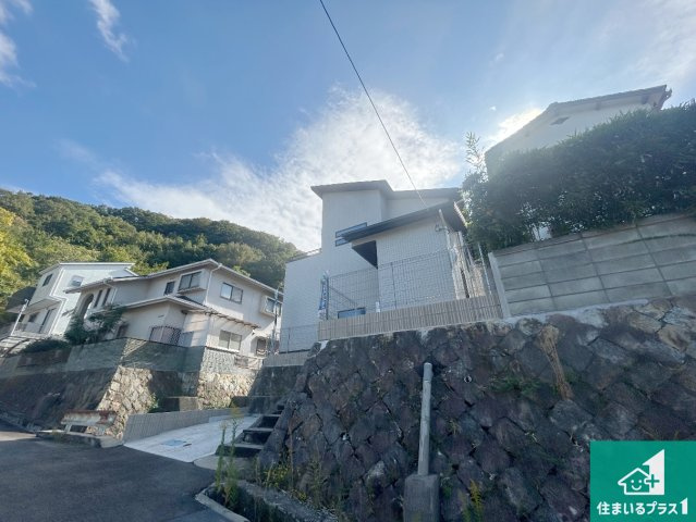 西宮市生瀬高台　未入居の外観|お客様に長く安心して住んでいだだける事にこだわった家づくり！住んでからのアフターサービスにもしっかりと取り組んでいます！
