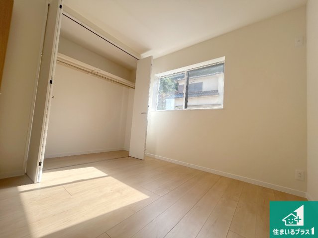 西宮市生瀬高台　未入居の洋室|収納スペースが充実しているので子供の成長に合わせてたくさん収納ができます！家族構成に合わせた様々な活用ができる収納！