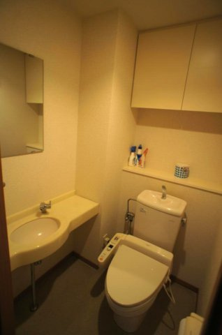 熊本市中央区新町１丁目の賃貸マンションのトイレ