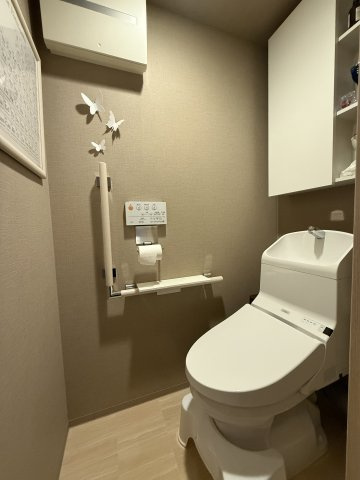 プレサンスロジェ西神南のトイレ