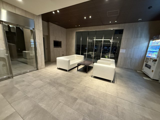 プレサンスロジェ西神南のエントランス