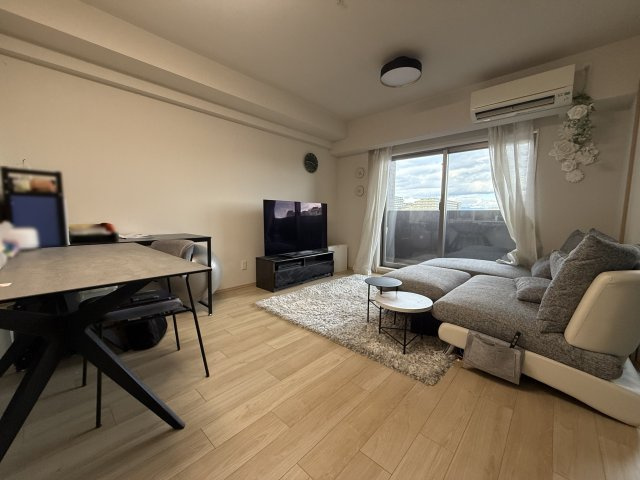 プレサンスロジェ西神南の居間・リビング