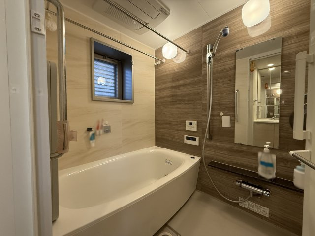 プレサンスロジェ西神南の浴室