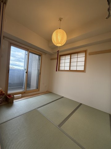 プレサンスロジェ西神南の和室