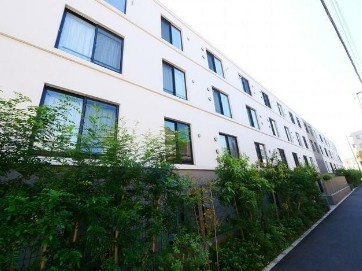 【外観】 | ラクラス中野南台 | 鉄筋コンクリート造のがっちりとした建物。