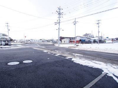 【前面道路含む現地写真】 | Cradle garden　本宮市高木第５　２号棟