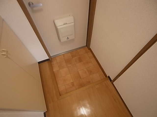 神戸市長田区大塚町１丁目のアパートの玄関|シューズボックス付き