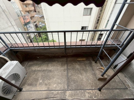 Land東心斎橋のバルコニー