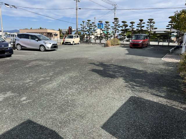 ハイム・エルアールの駐車場