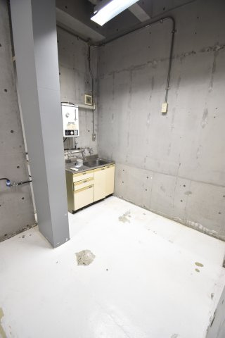 スペースワンビルの内装