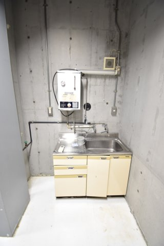 スペースワンビルのキッチン