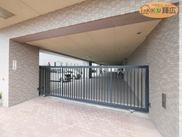 【駐車場】 | ロワイヤル飾磨　9階