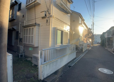 【外観】 | トラッドハウス | 販売されている全ての土地が、宅地用の土地であるとは限りません。都市計画法に基づき、基本的に住宅を建てることができるのは土地計画区であることに加え、市街化区域として定められている地域のみとなっています。