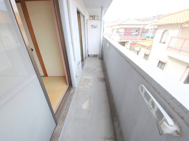 メゾン大和東生駒のバルコニー