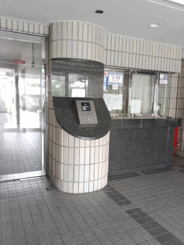 藤和ライブタウン四条畷のエントランス