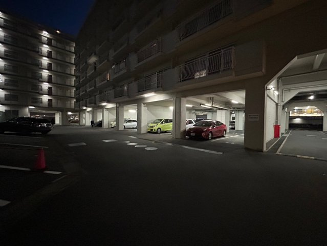 シャルマンコーポ摂津富田の駐車場