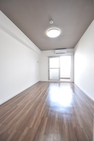 大阪市都島区都島北通１丁目の賃貸マンションの居間・リビング