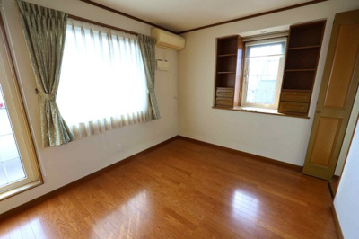 【洋室】 | 毛呂山町目白台　中古住宅 | 2F洋室6帖